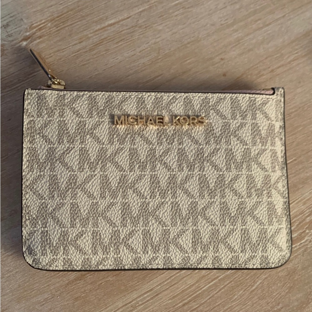 NWT Michael Kors Jet Set Travel Wallet